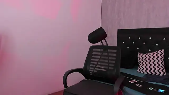 curly_babe webcam