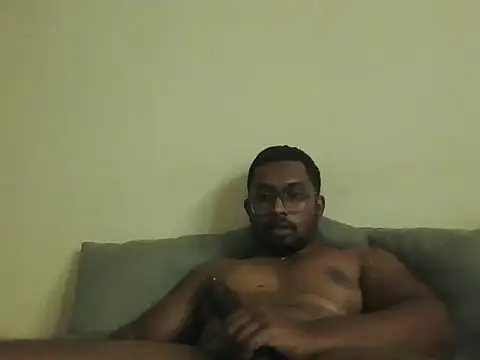 Straightchennaibull webcam