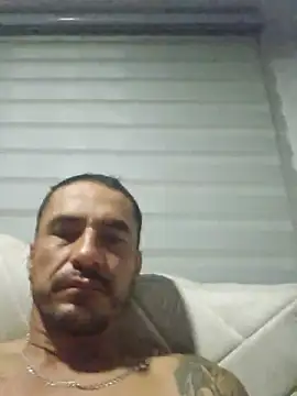 Iuver Live Webcam on Stripchat