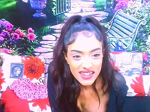 IndianPretty14u2Luv webcam