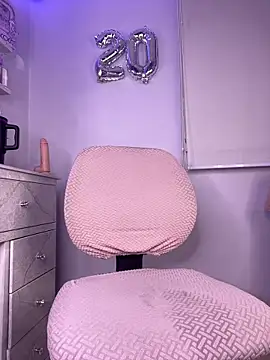 Babyy_blaze webcam