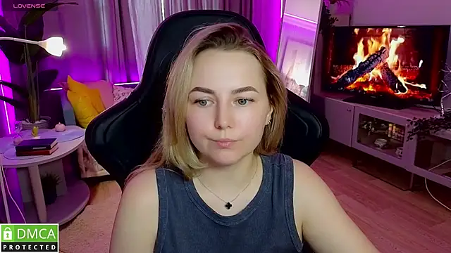 Mira_Mermayd live sex cam