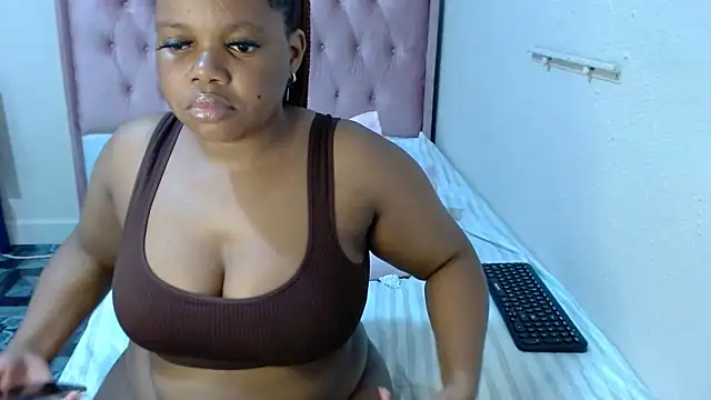 ChubbyBuddyxXx webcam