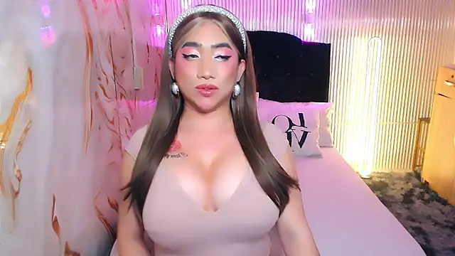 yourTsFantasyBigCock live sex cam