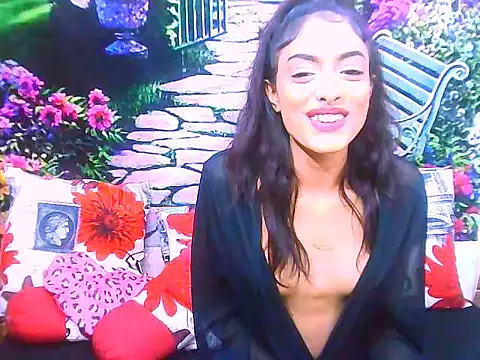 IndianPretty14u2Luv webcam