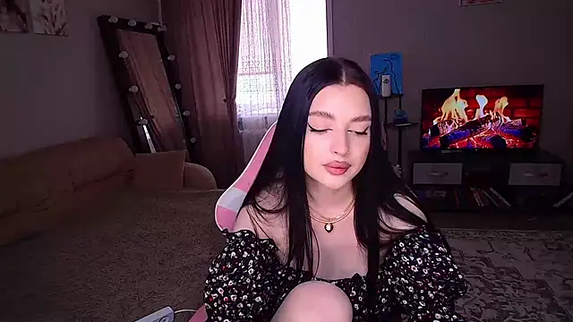 yoursLina webcam