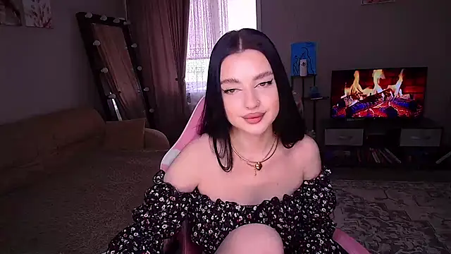 yoursLina webcam