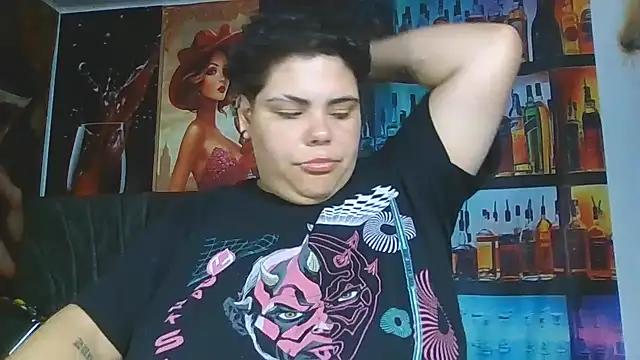 Hailey_Curvy webcam