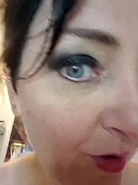 lucillabollente (F mature) - Last tipper PICK UP A BALL!♥️
