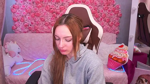LizzaMoonn webcam