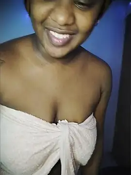 Roonie_garces webcam