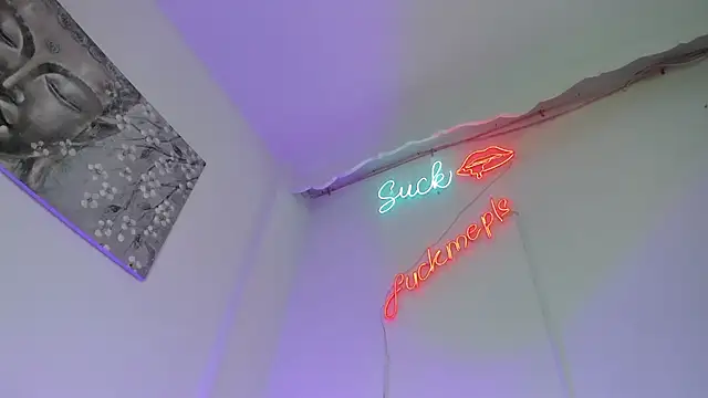 Rpoolrboy's room