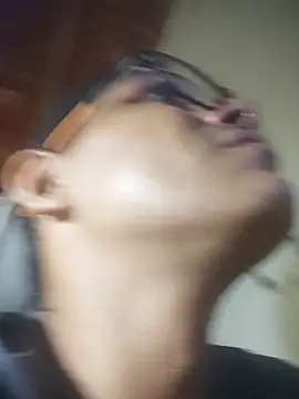 adriyelkins6912 webcam