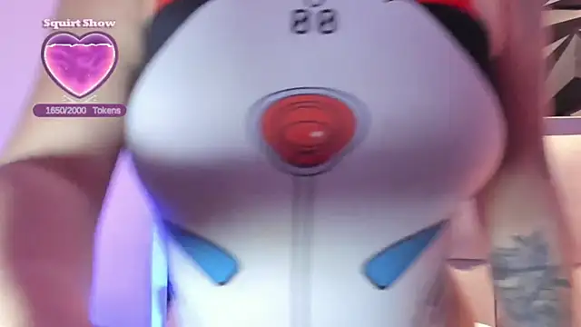 megan_whitee__ webcam