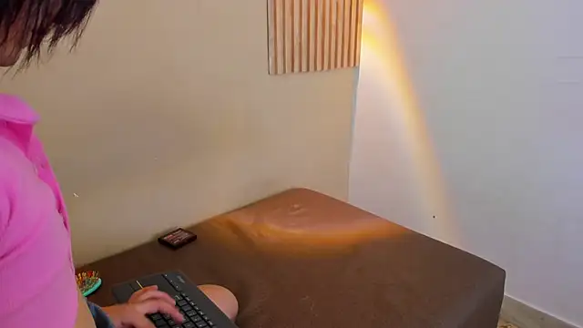 BABY_WARDWELL webcam