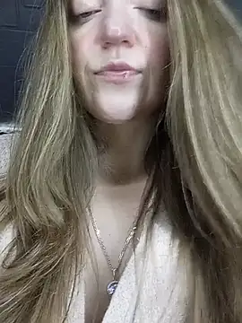 KattyLuuu webcam