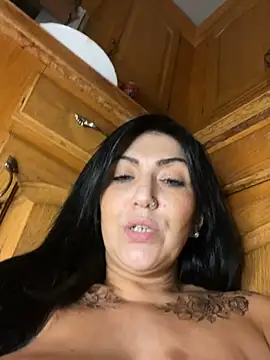 LittleMissEeve webcam