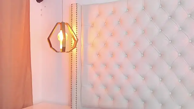 _isalittlestar_ - _ISALITTLESTAR_'s free webcam - UK Sex Cams