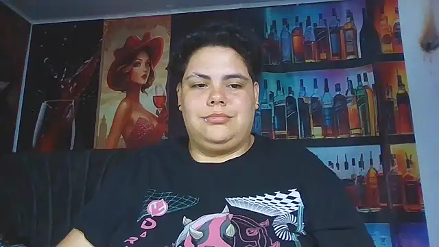 Hailey_Curvy webcam