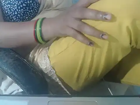 cute-priy webcam