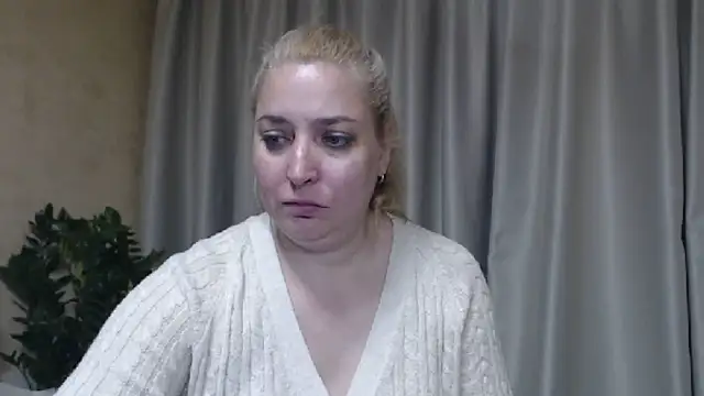 sweetpussy13 webcam