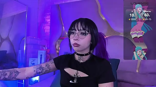 NaniiSisy webcam