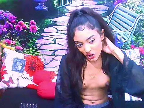 IndianPretty14u2Luv webcam