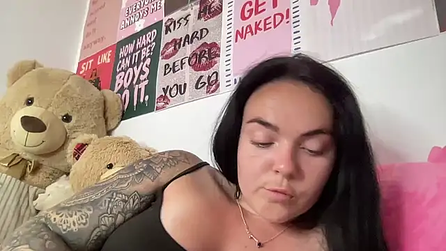 YorkshireGirly Live Webcam on Stripchat
