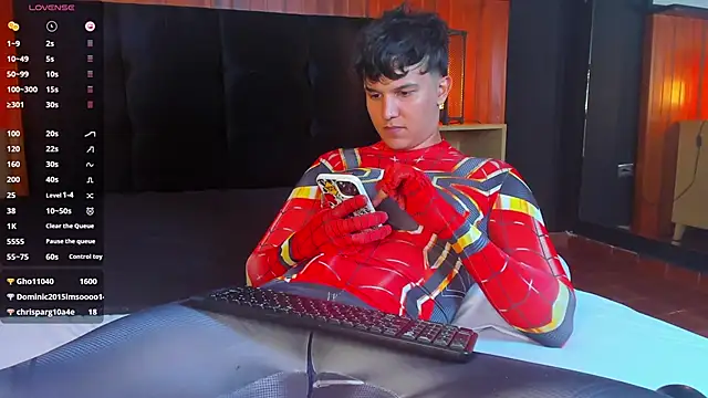 Leo_Savage_ webcam