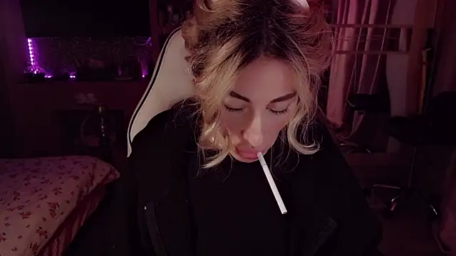 AnnieGOld_ webcam