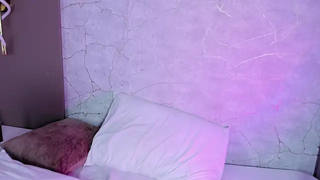 elara_bloom_ webcam