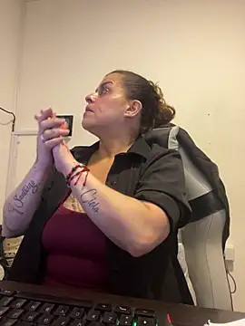 MiaHotboobs webcam
