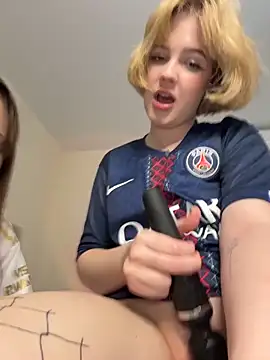 TwixGirlsX webcam