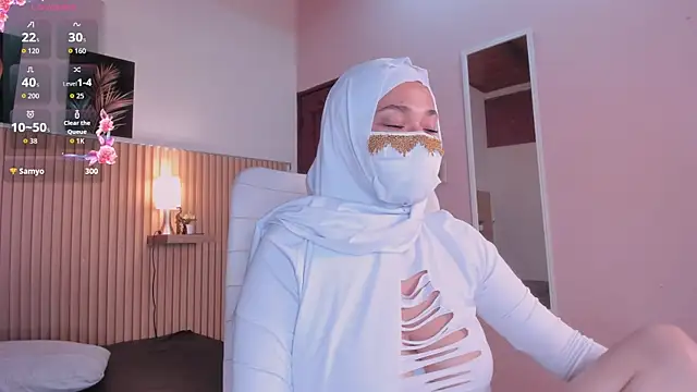 littlenoor (F young) - naked striptease belly dance