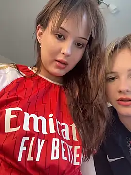TwixGirlsX's Live Sex Cam Show