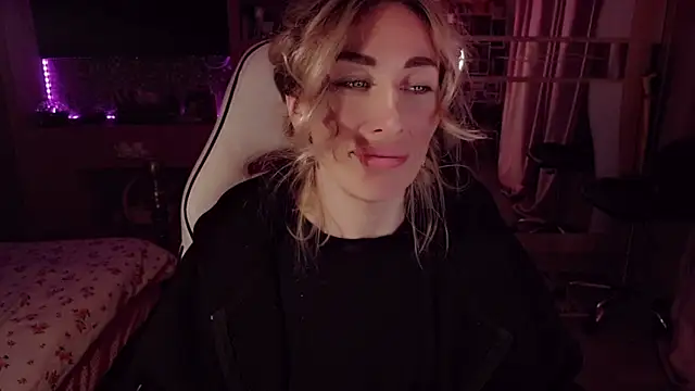 AnnieGOld_ webcam