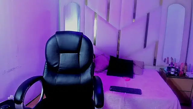 Criistaal_ webcam stripchat model stream image