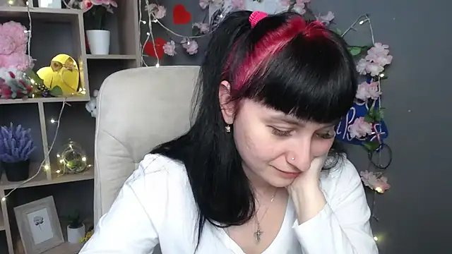 NinaFlawlees webcam