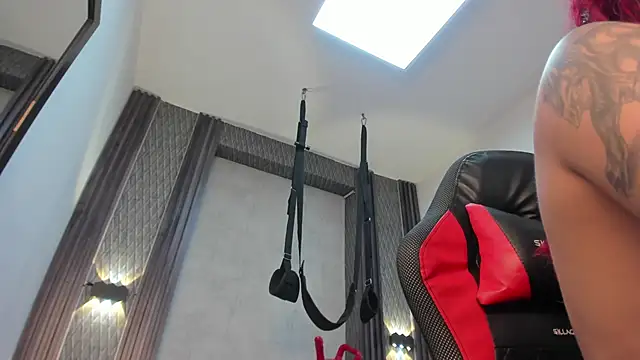 selene_red_ webcam
