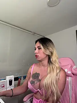 Carsonrobert's room