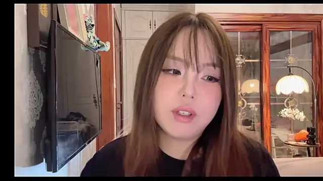 LongLongQueen webcam