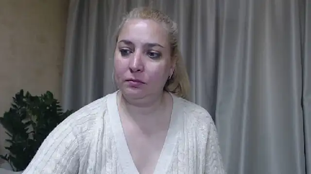 sweetpussy13 webcam