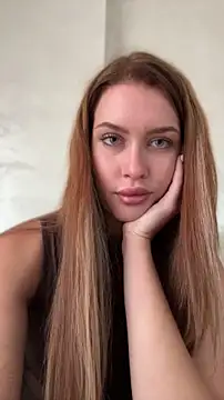 KikiWatson webcam