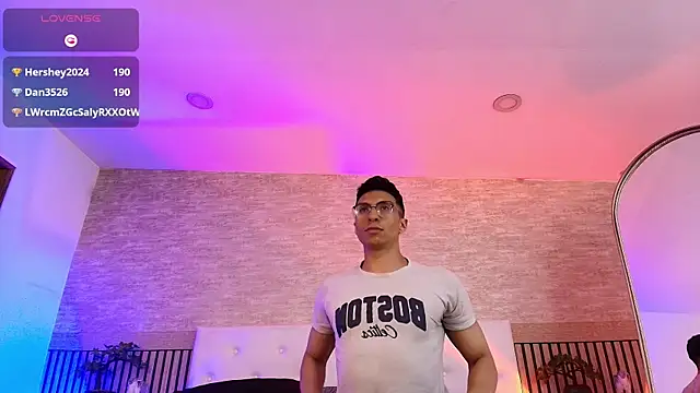ApoloCruz Live Webcam on Stripchat