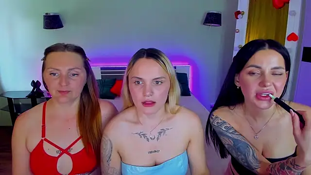 MagicEyess Live Webcam on Stripchat