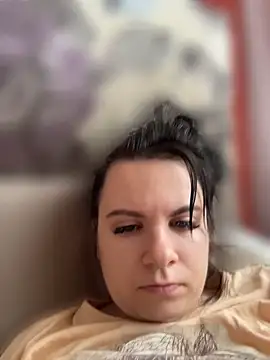 HellaReousx webcam