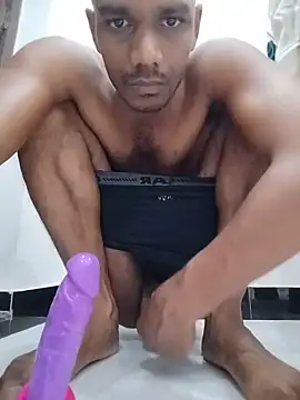 Daddyishere_19 live cam