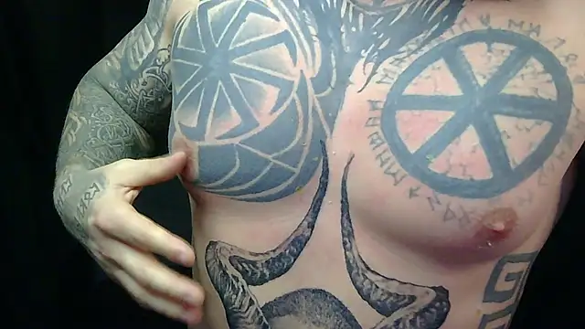 devilWithTats webcam