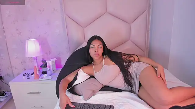 Nasly_Moore webcam