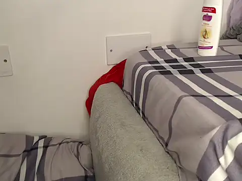irreplaceable_ebony webcam